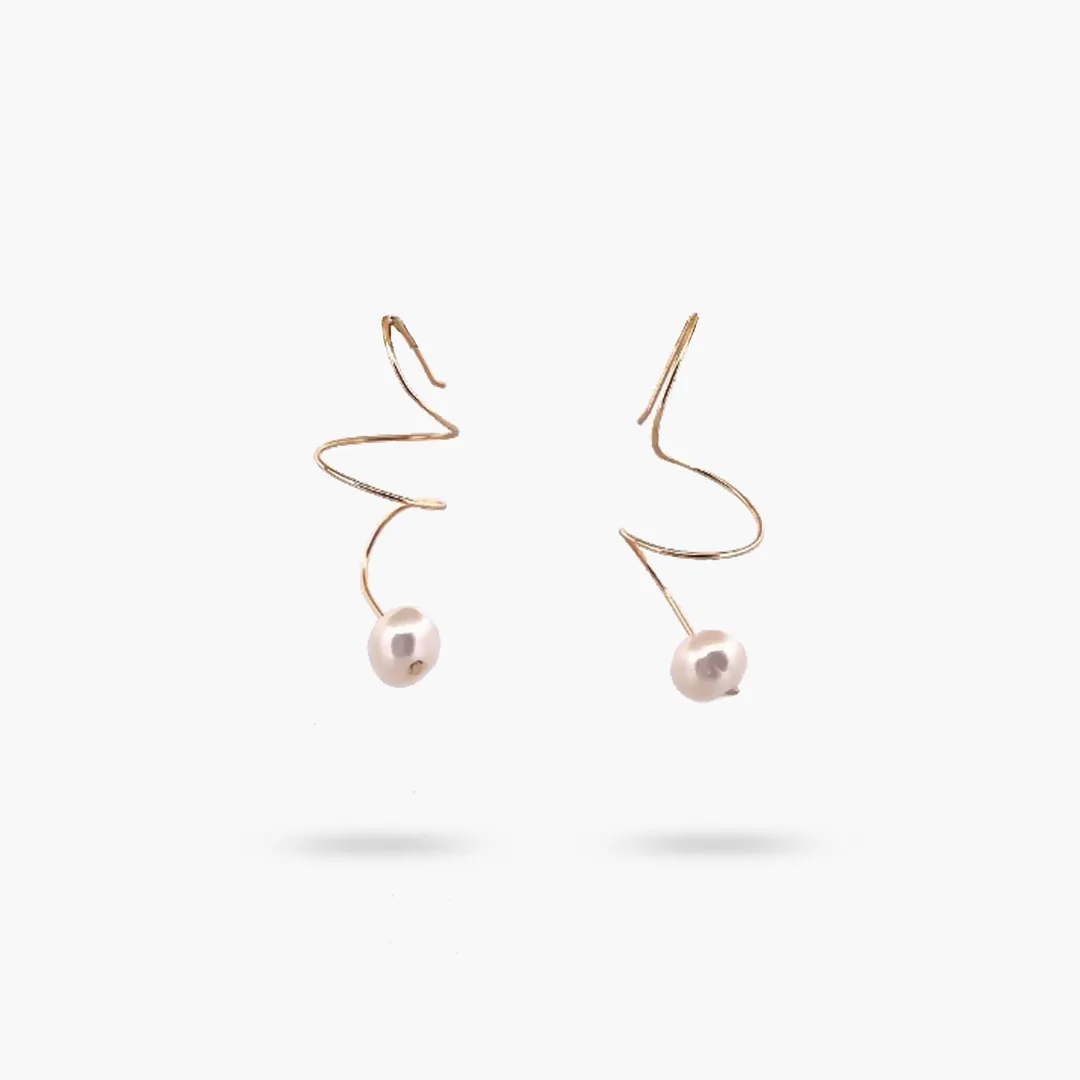 Amare Weaar Ivory Freshwater Pearl Earring