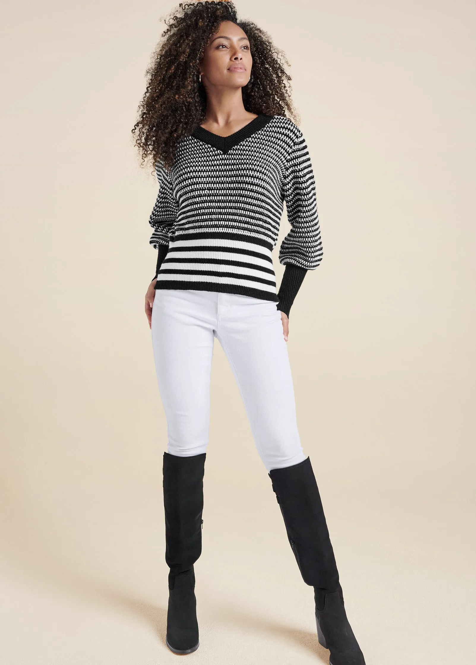 Cropped Stripe V-Neck Sweater  - Black & White