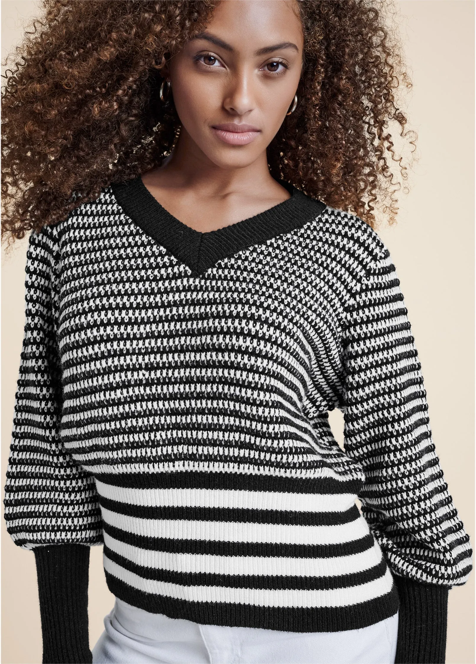 Cropped Stripe V-Neck Sweater  - Black & White