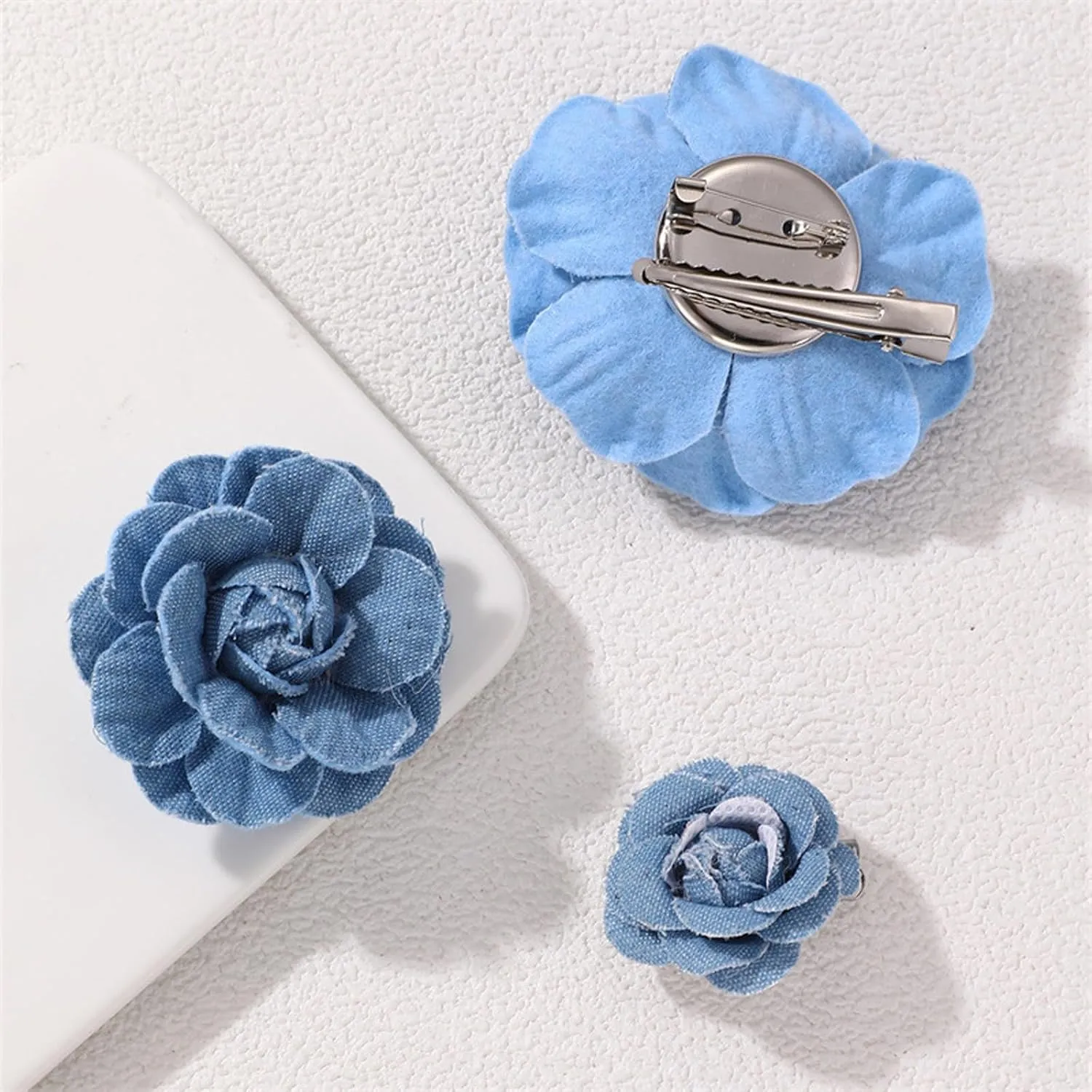 Dcfywl731 3Pcs Flower Brooch Pins Jewelry Brooches for Women Denim Light Blue Large Camellia Flower Brooches Lapel Pins for Wedding Party Promance Dance Dress Clothes Accessories Costume