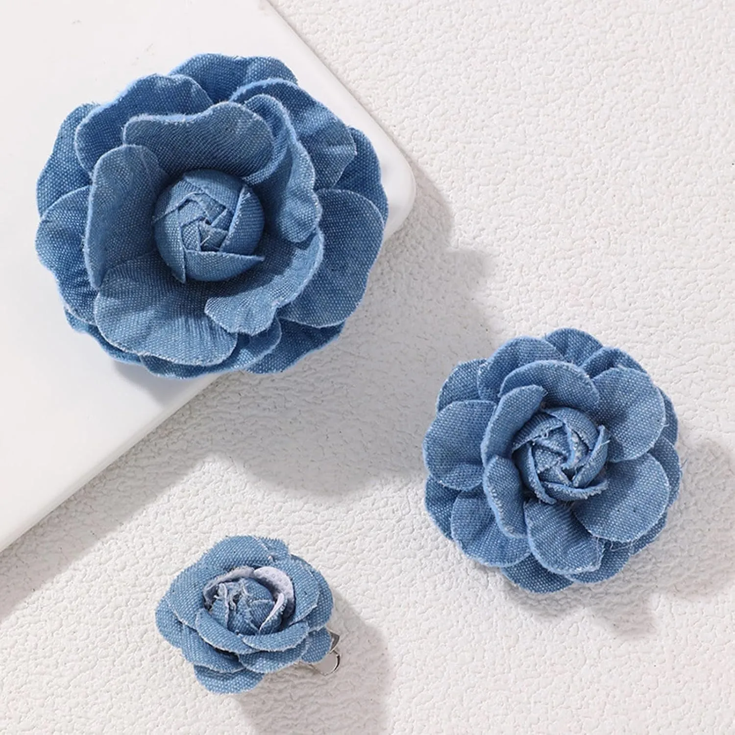 Dcfywl731 3Pcs Flower Brooch Pins Jewelry Brooches for Women Denim Light Blue Large Camellia Flower Brooches Lapel Pins for Wedding Party Promance Dance Dress Clothes Accessories Costume