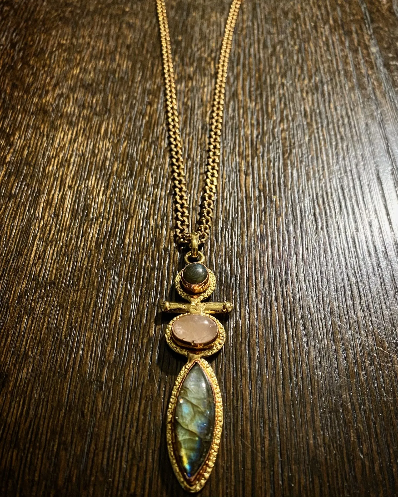 ELEGANT BRASS LABRADORITE  ROSE QUARTZ NECKLACE