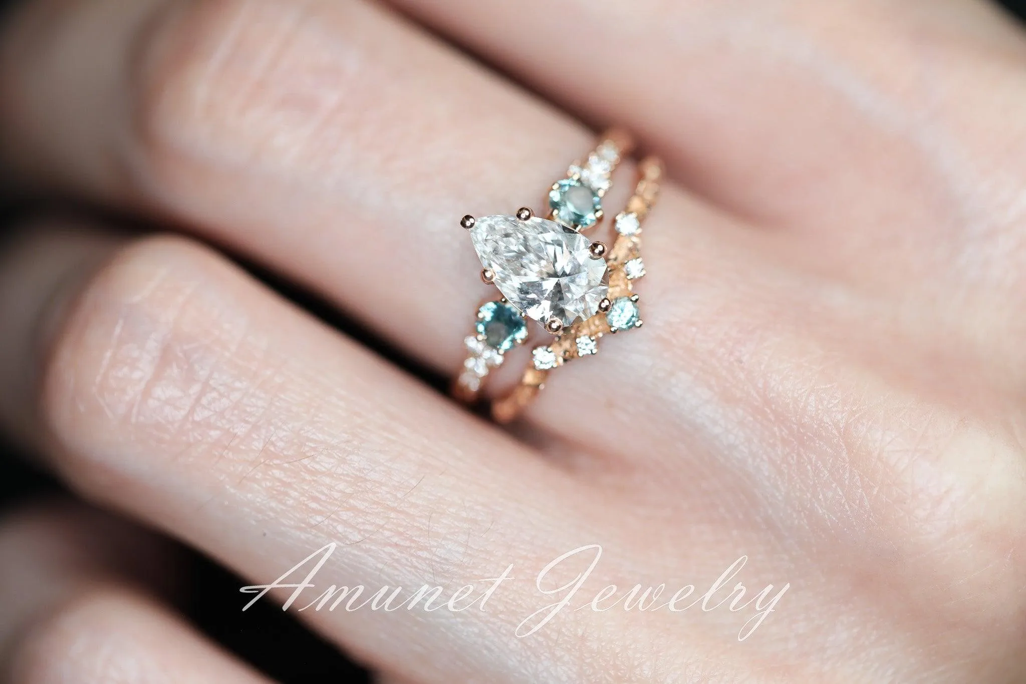 Elegant Curved Wedding Band – A Unique and Timeless Engagement and Wedding Ring