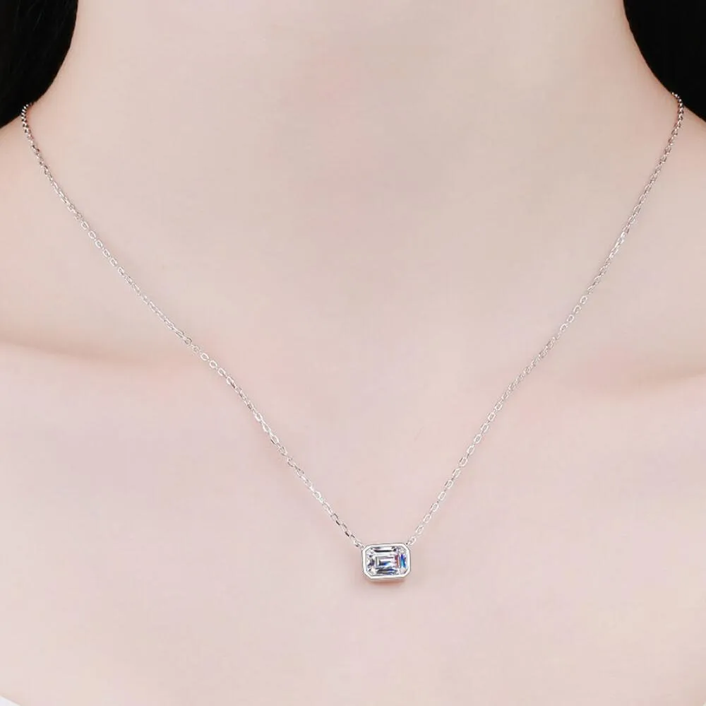 Elegant Moissanite Pendant Necklace - 1 Carat
