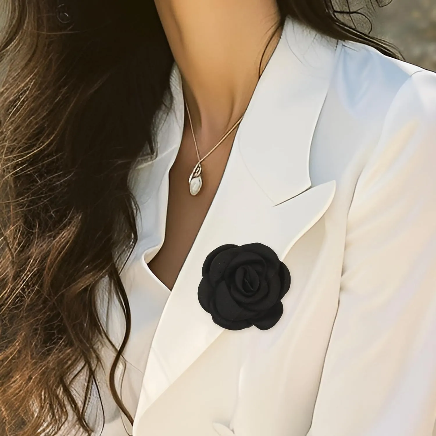 Elegant Satin Fabric Rose Flower Brooches Pins for Women Dainty Silk Camellia Flower Brooches Lapel Pins Colorful Flower Brooches Pin for Women Wedding Party Prom Dress Jewerly 2024