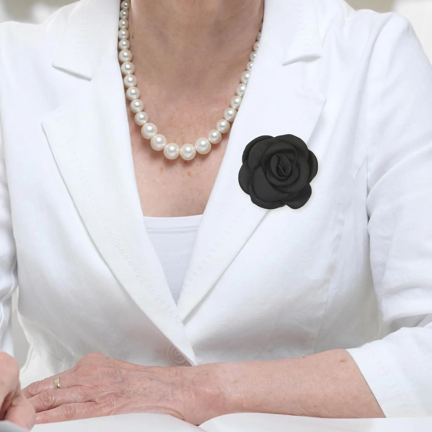 Elegant Satin Fabric Rose Flower Brooches Pins for Women Dainty Silk Camellia Flower Brooches Lapel Pins Colorful Flower Brooches Pin for Women Wedding Party Prom Dress Jewerly 2024