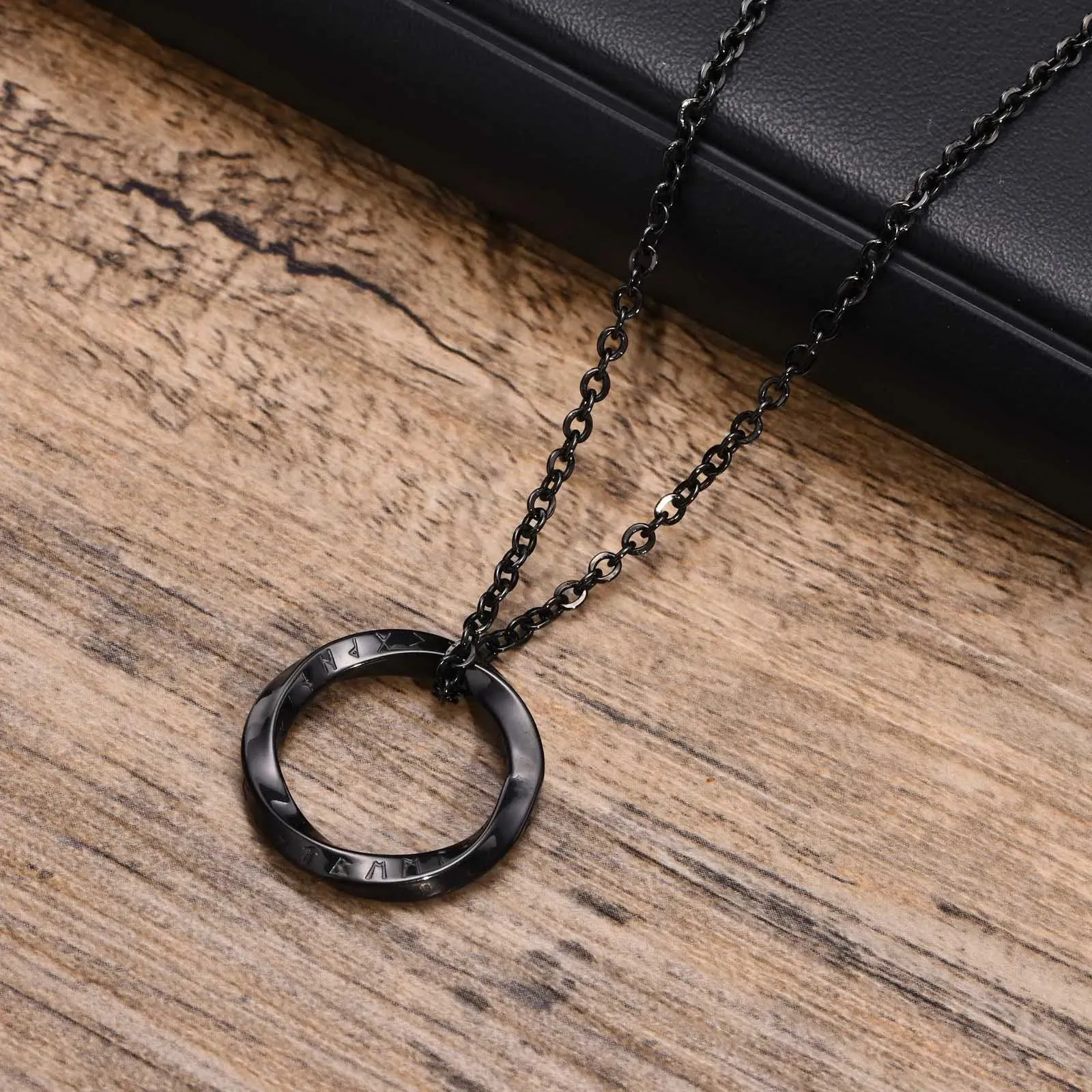 New Stylish Norse Viking Necklaces for Men