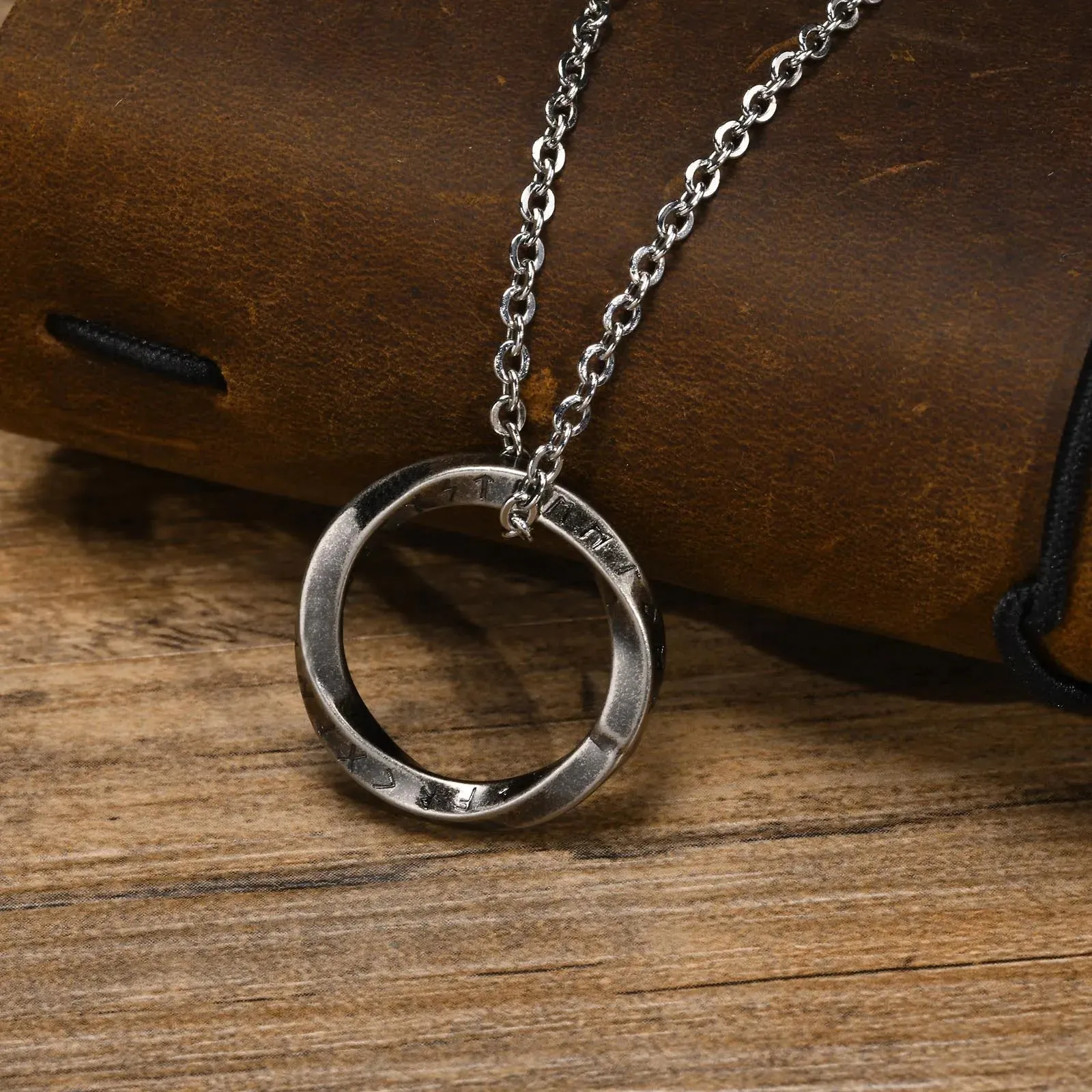 New Stylish Norse Viking Necklaces for Men