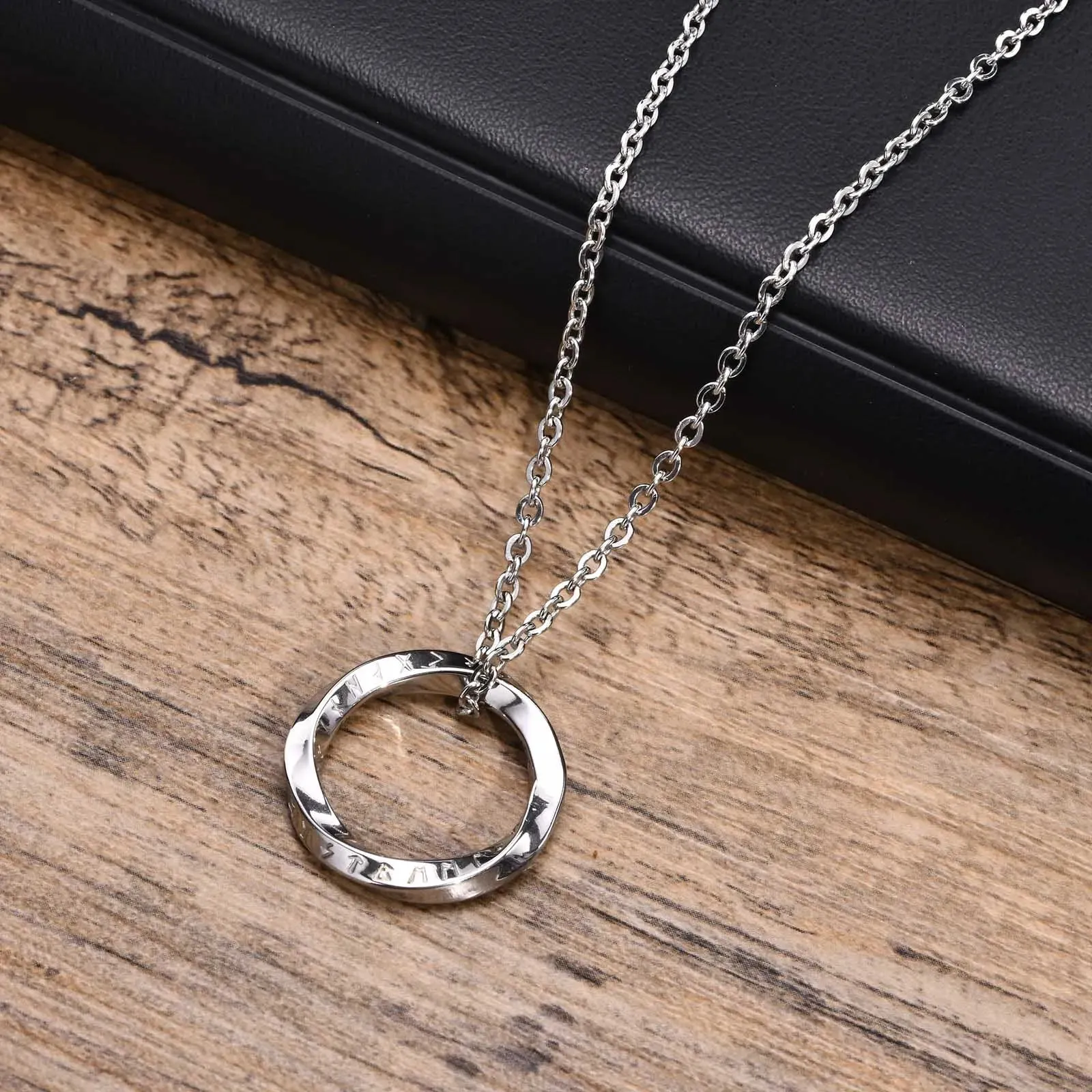 New Stylish Norse Viking Necklaces for Men