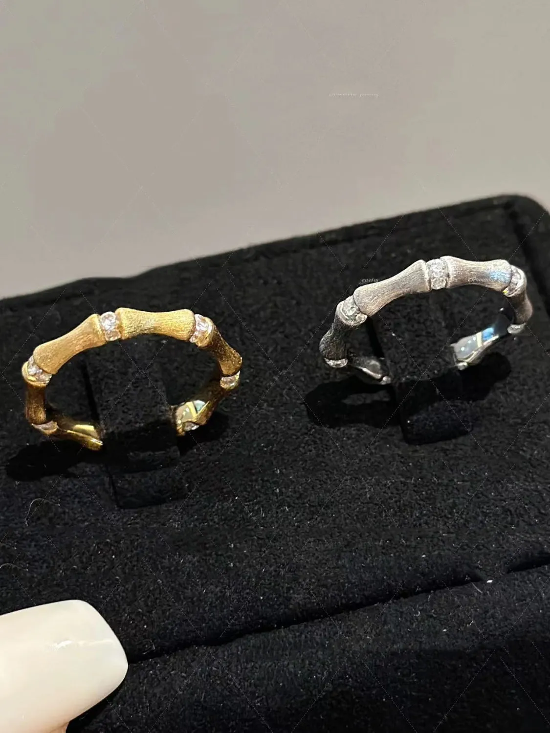 [Retro Luxe] 18K Gold Bamboo Ring - Brushed Bamboo Style with Diamond Accents, Ideal for Weddings and Anniversaries, Perfect for Men and Women
