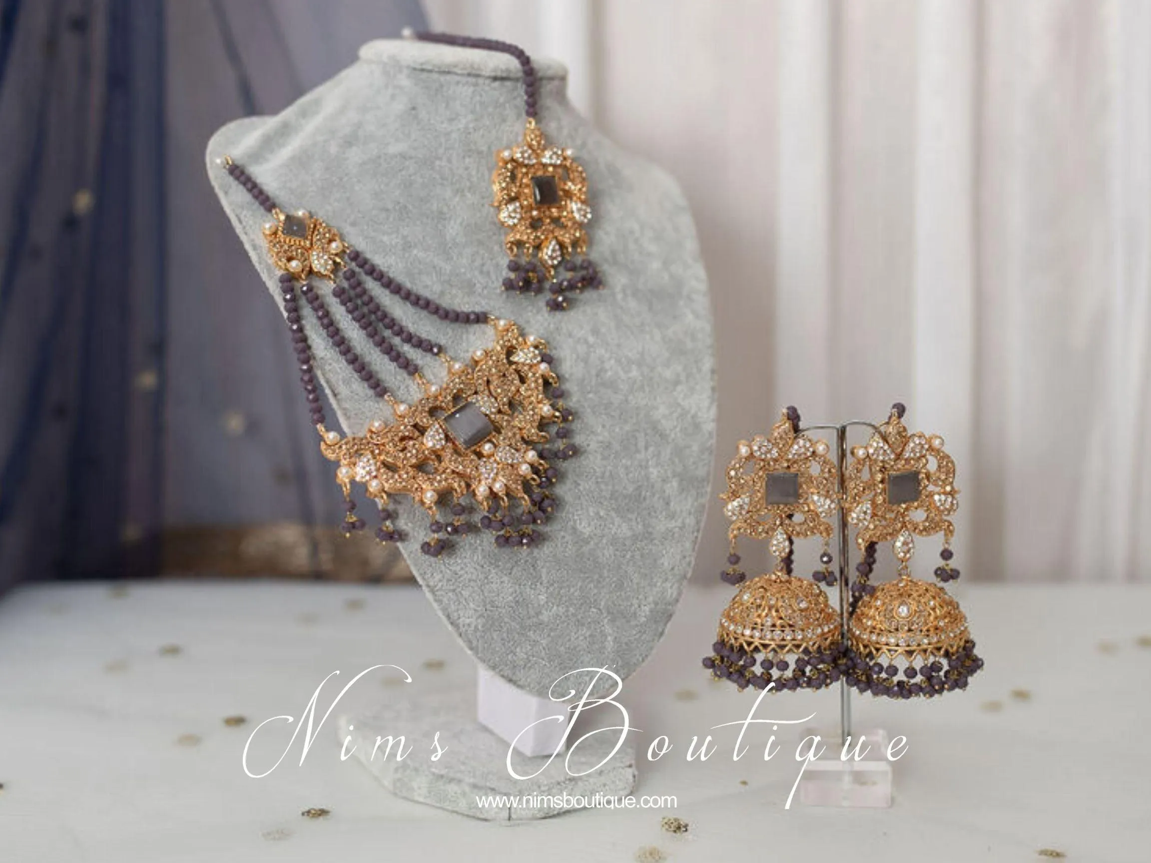 Ridhi Dark Grey Earrings, Tikka & Passa Set