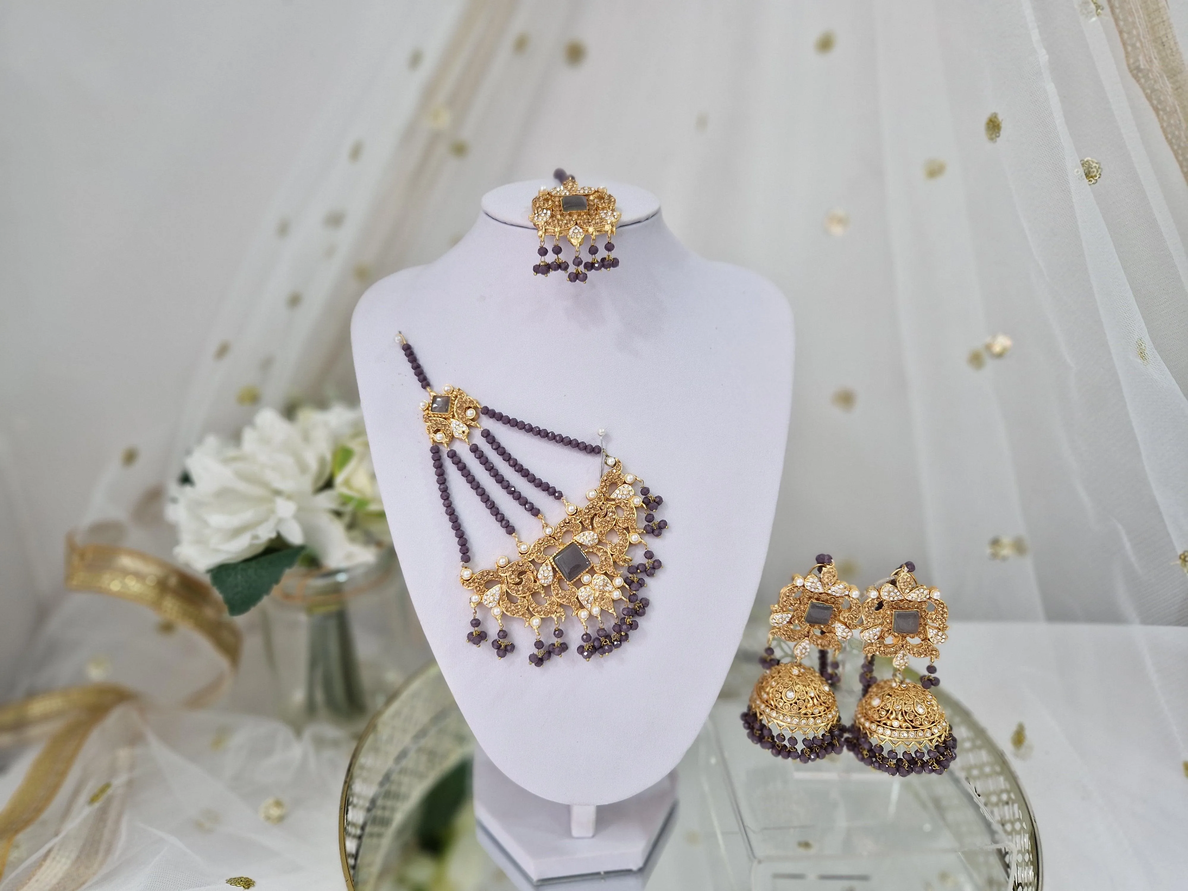 Ridhi Dark Grey Earrings, Tikka & Passa Set