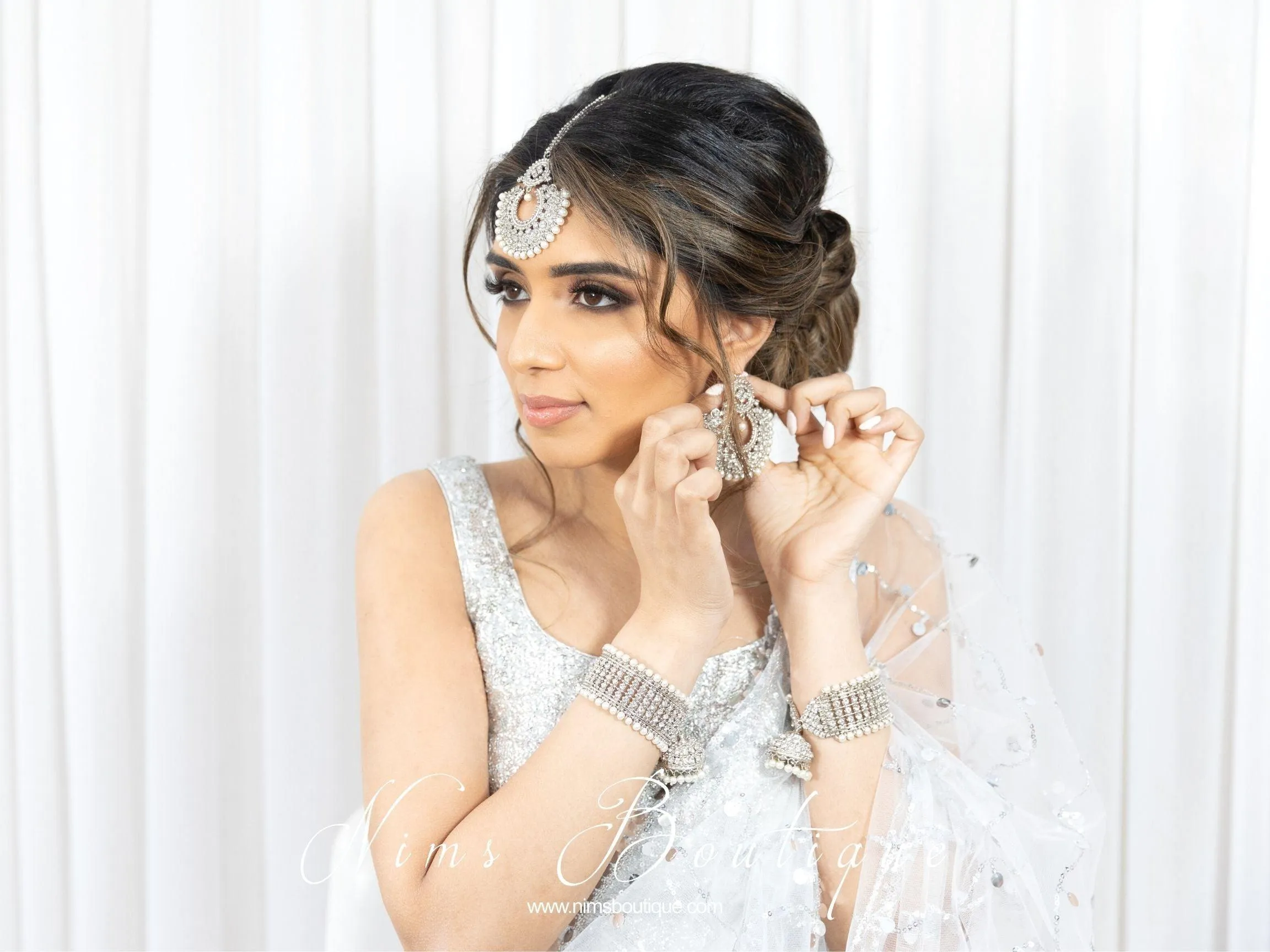 Royal Silver & Pearl Chand Tikka Set (6cm)