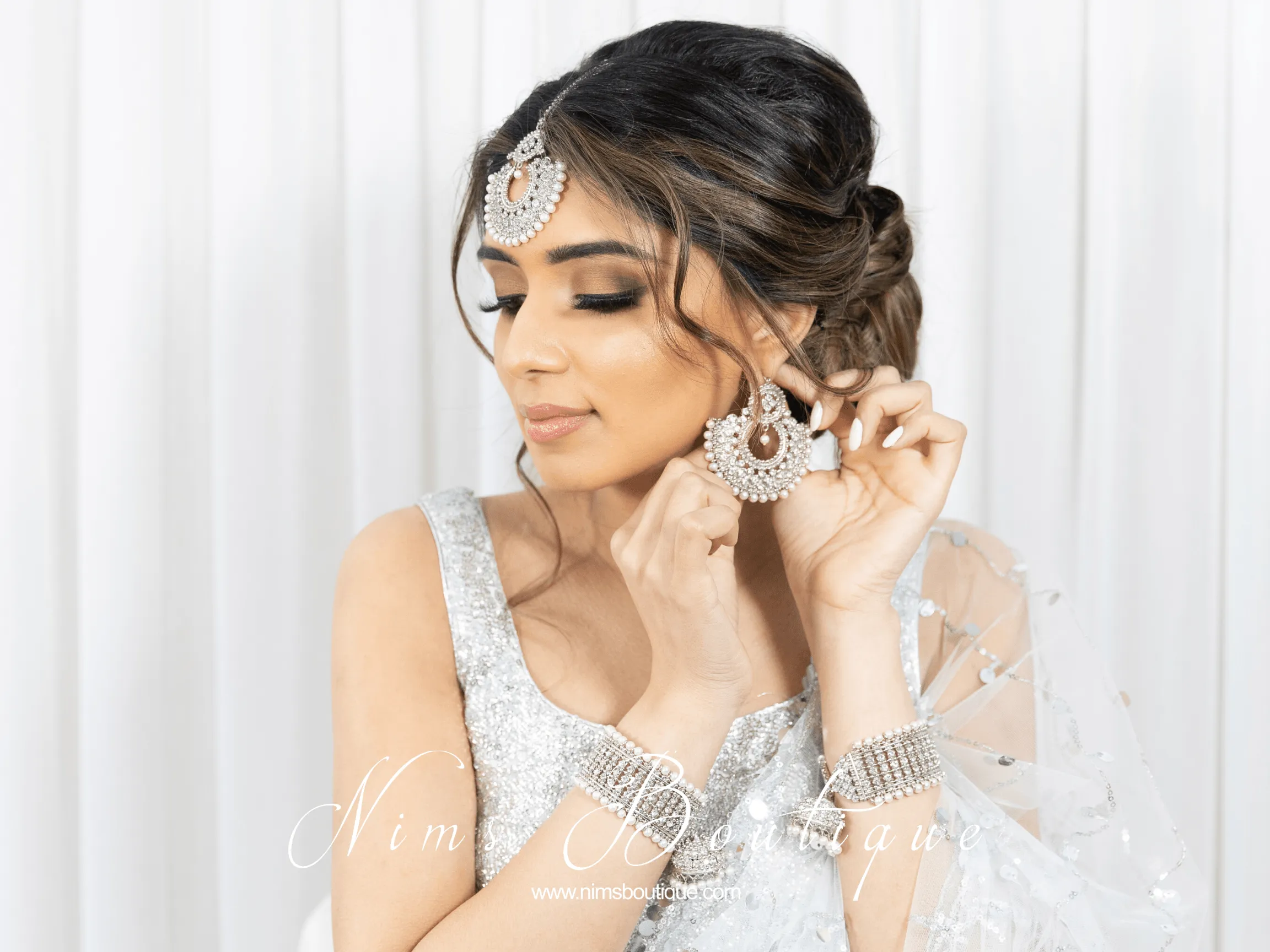 Royal Silver & Pearl Chand Tikka Set (6cm)