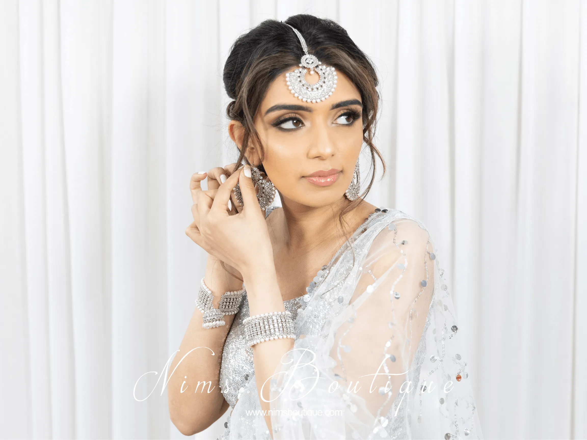 Royal Silver & Pearl Chand Tikka Set (6cm)