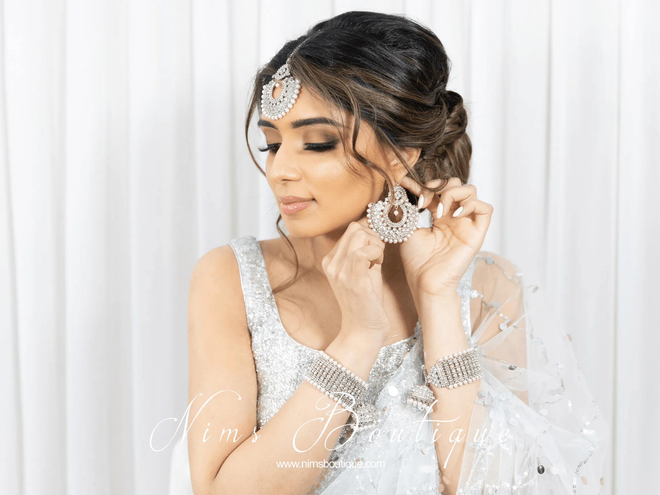 Royal Silver & Pearl Chand Tikka Set (6cm)