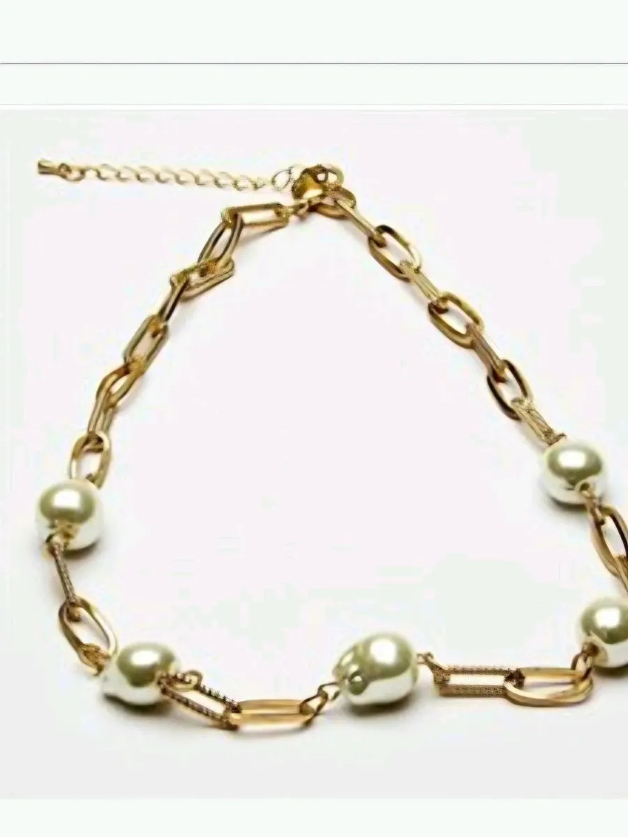 Short Chain Link Pearlised Bead Necklace