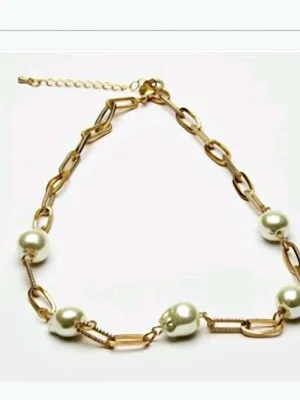 Short Chain Link Pearlised Bead Necklace