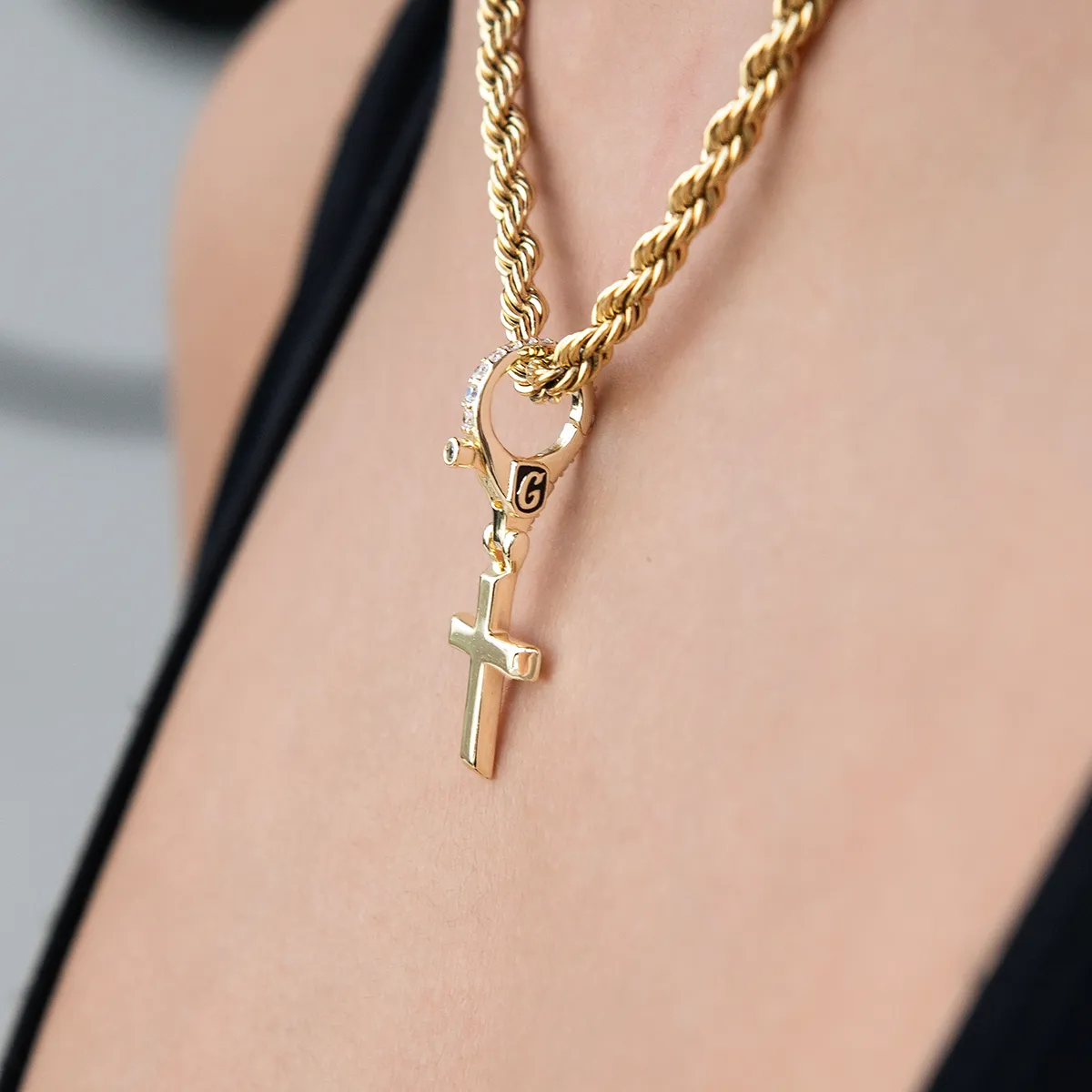 Simple Cross Clip On Pendant in Yellow Gold
