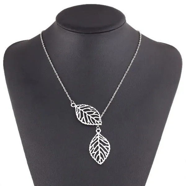 Stylish Women's Openwork Leaf Pendant Necklace